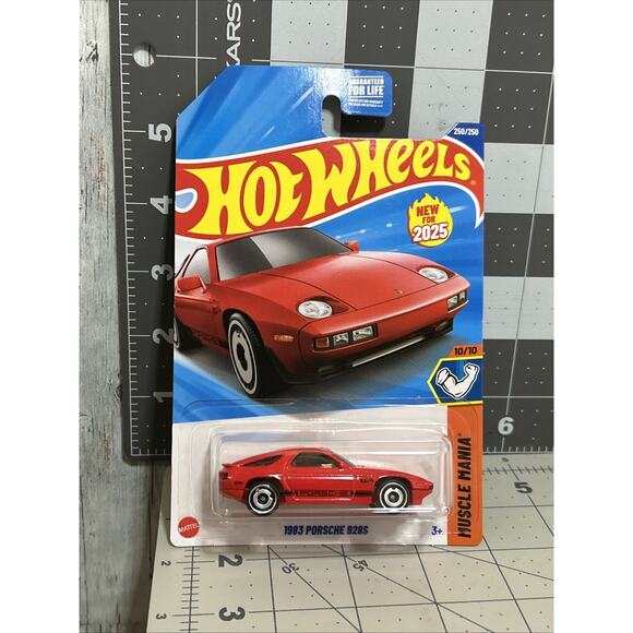 Hot Wheels 1983 Porsche 928S (2025 Series) - Picture 1 of 7